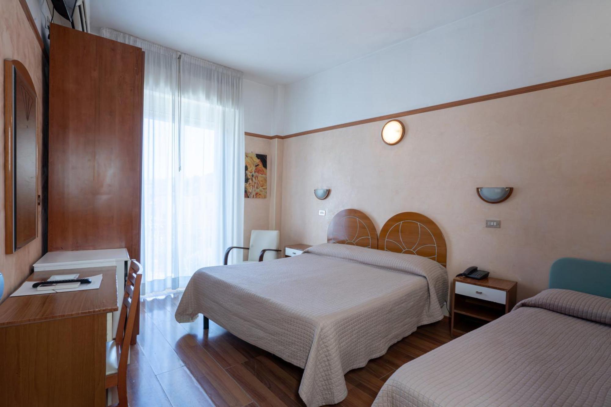 Hotel Britannia Rimini Marina Centro Exteriör bild