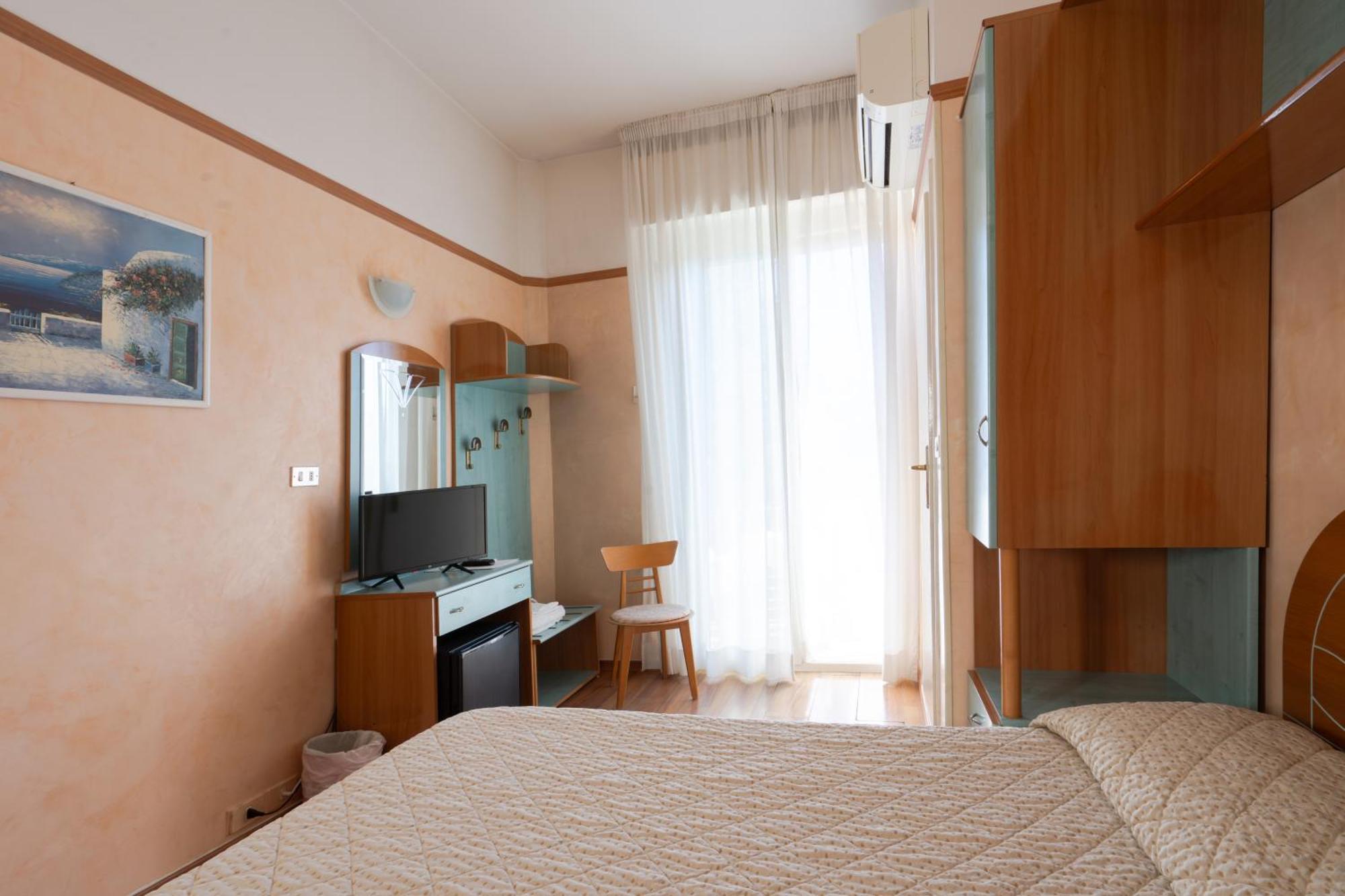 Hotel Britannia Rimini Marina Centro Exteriör bild