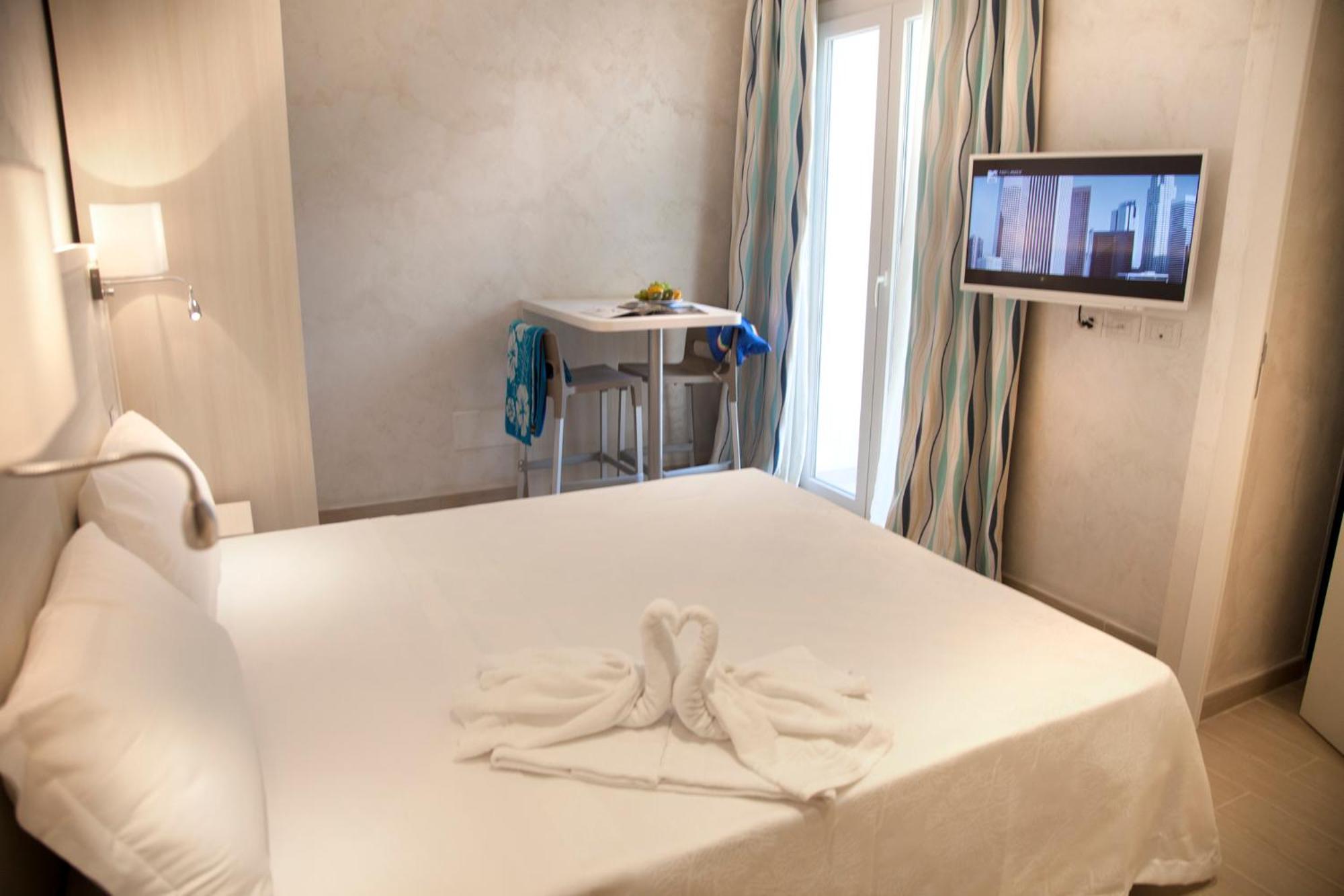 Hotel Britannia Rimini Marina Centro Exteriör bild